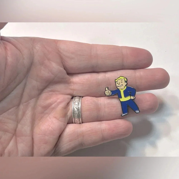 Fallout -  Pip Boy Pin ☢️ - Picture 4 of 5